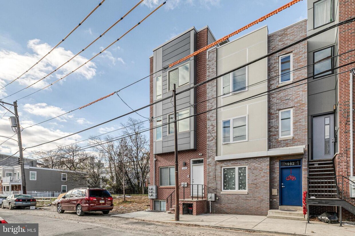 Primary Photo - 1940 N 8th St