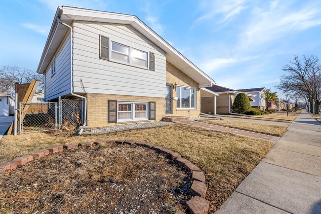 Building Photo - 31 52nd Ave