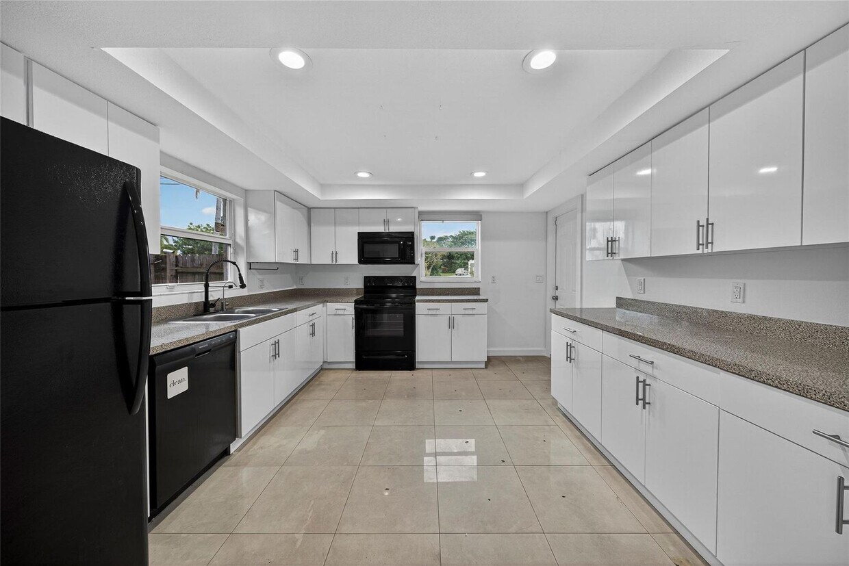 Primary Photo - 206 NW 5th Ave