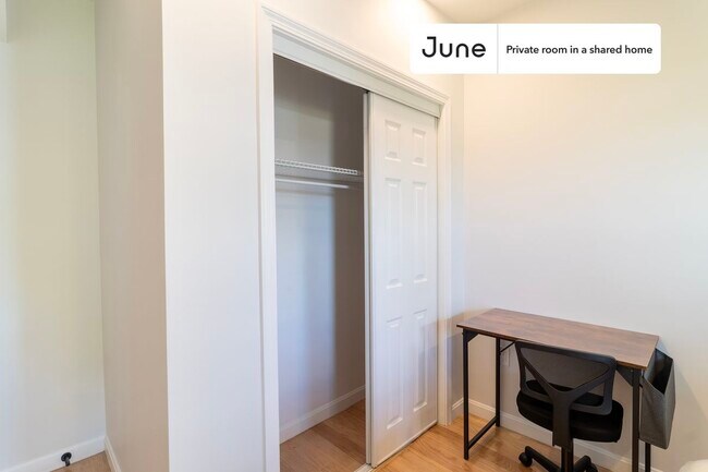 Foto del edificio - Room in Shared 3 bed/2 bath home