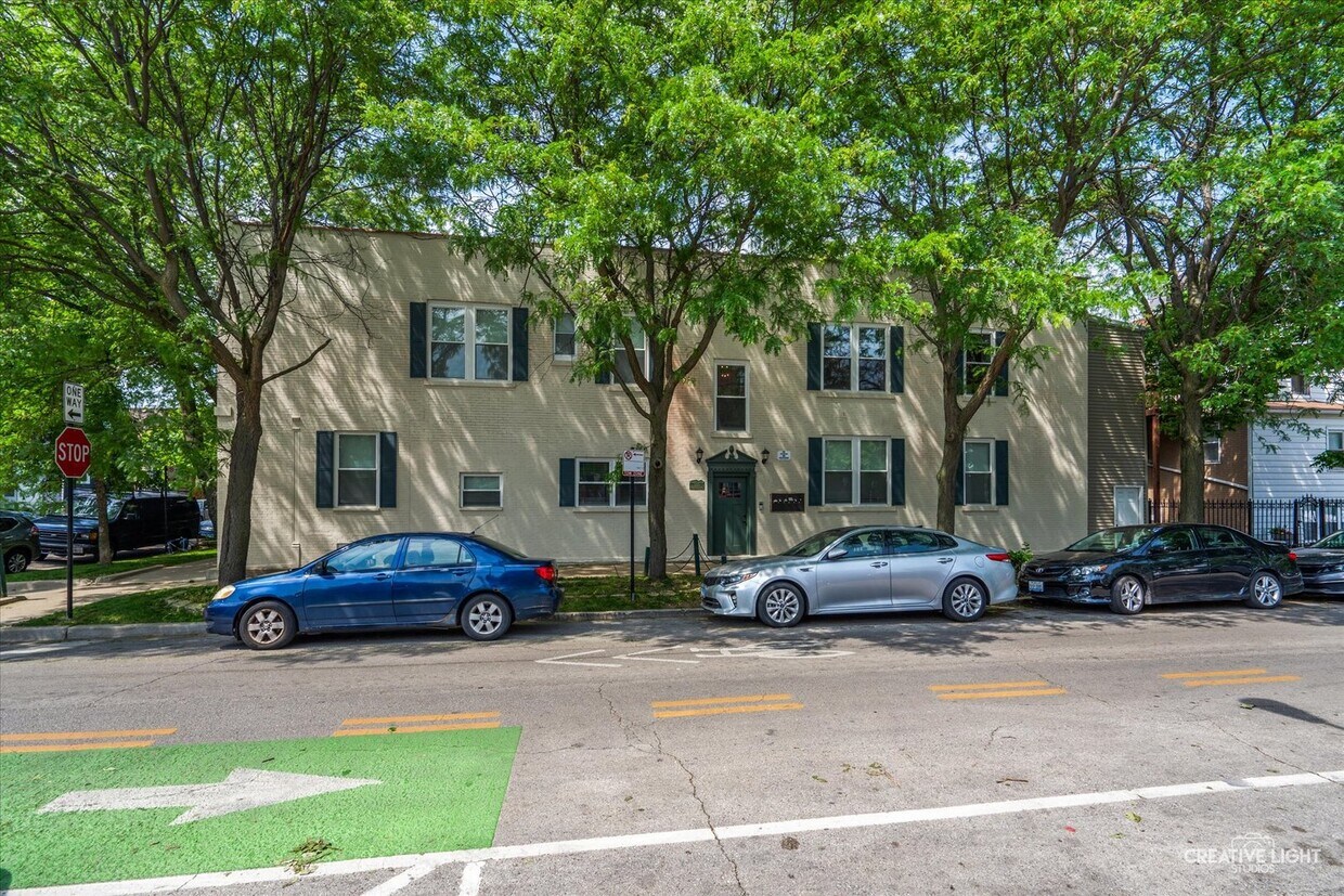 Primary Photo - 3001 N Sawyer Ave