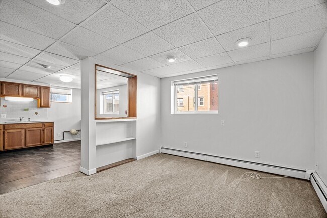 Foto del edificio - 13 Dickinson Ave