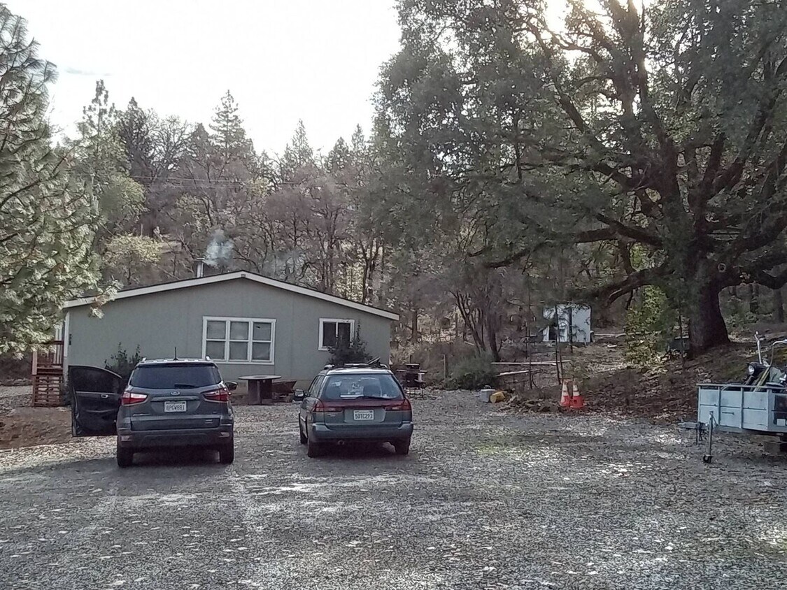 Primary Photo - 331 Black Bart Rd
