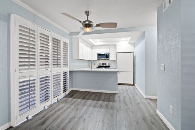 Building Photo - Your Perfect First-Floor 1 Bedroom, 1 Bath...