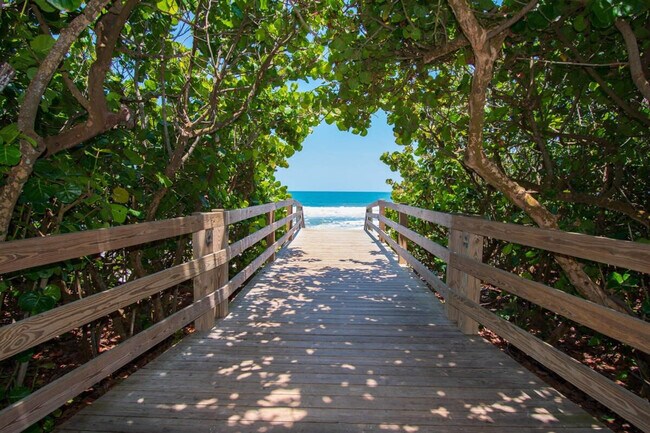 Foto del edificio - 132 Mediterranean Way