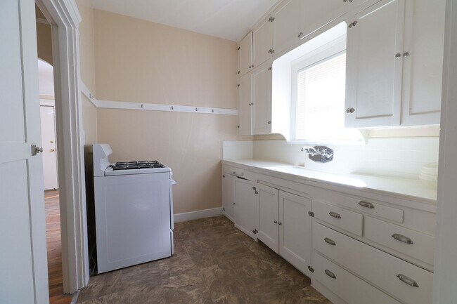 Foto del edificio - 1 month free rent move in promotion! VINTA...