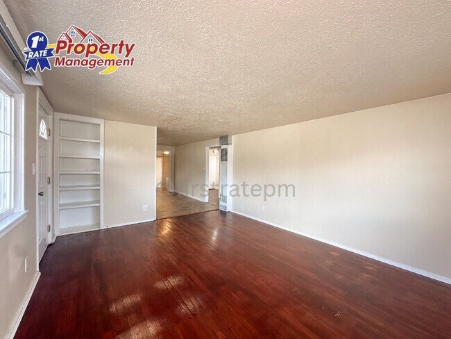 Building Photo - 5 S Owyhee St