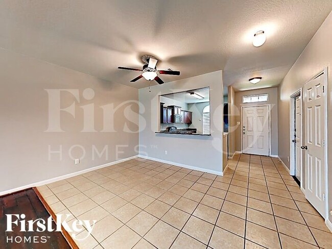 Foto del edificio - 6731 Beech Trail Ct