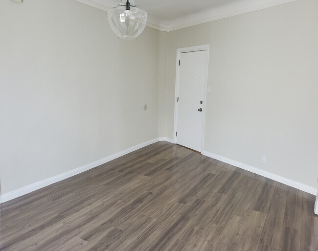 Living Room - 851 Sanborn Ave