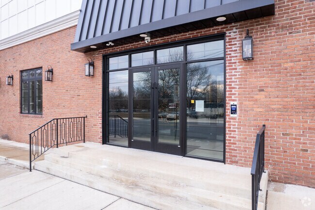 Building Photo - 5830 Henry Ave