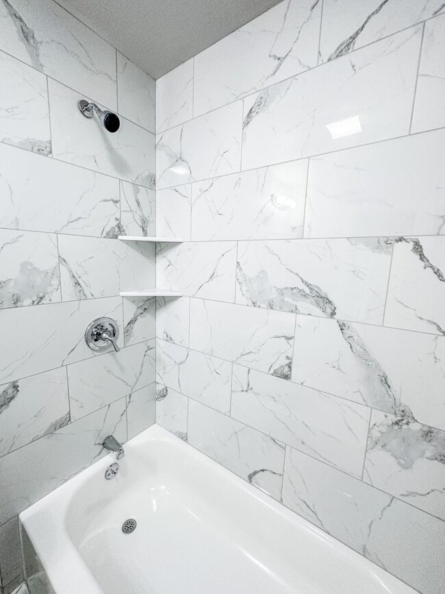 Building Photo - Updated 2bed/1bath in the heart of Midwest City