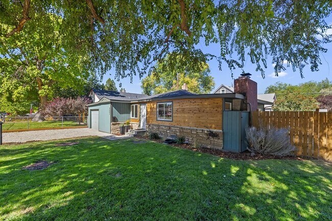 Building Photo - Short Term Fully Furnished Rental