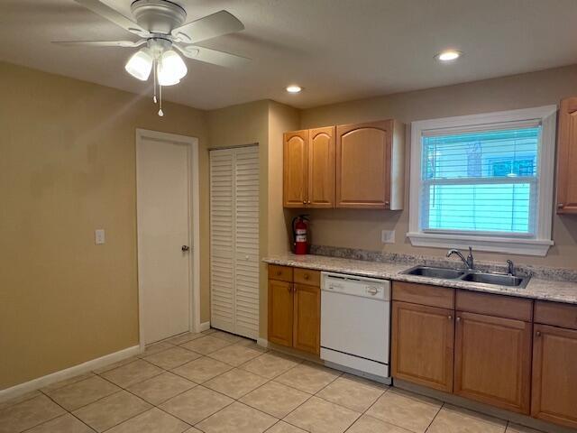 Building Photo - 2828 Hinda Rd