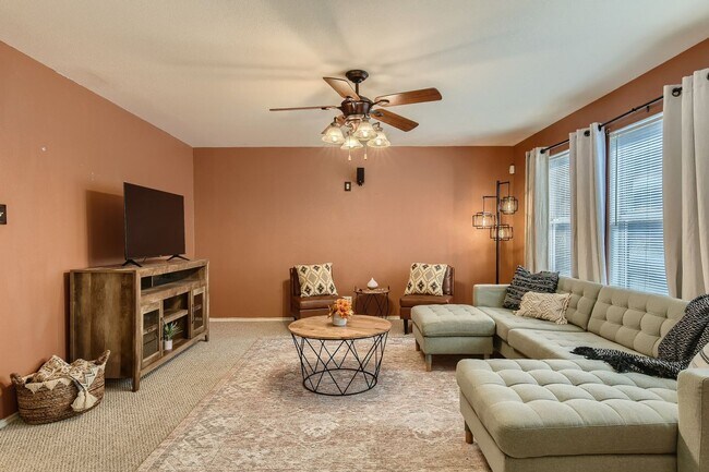 Foto del edificio - 10430 Tiger Field