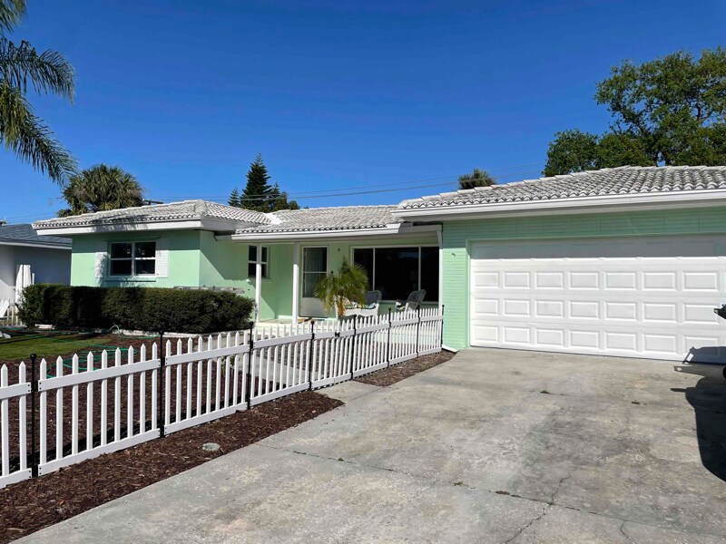 Foto principal - 1551 San Helen Dr