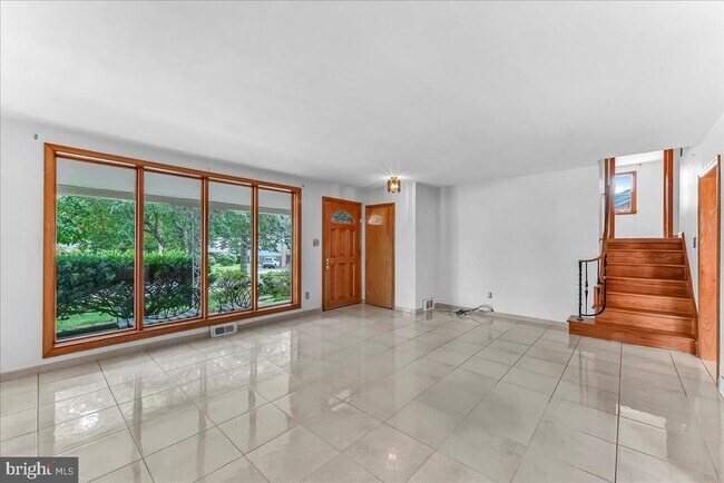 Foto del edificio - 400 Kennerly Rd