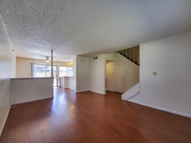 Foto del edificio - 6168 Meadow View Ln