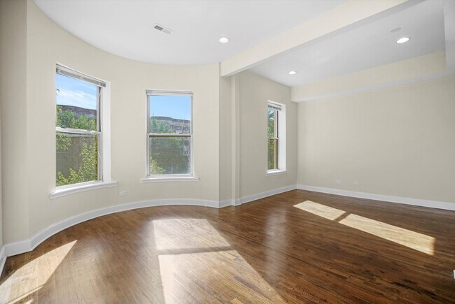 Building Photo - 4544 S. Indiana Ave  Chicago, IL, 60653