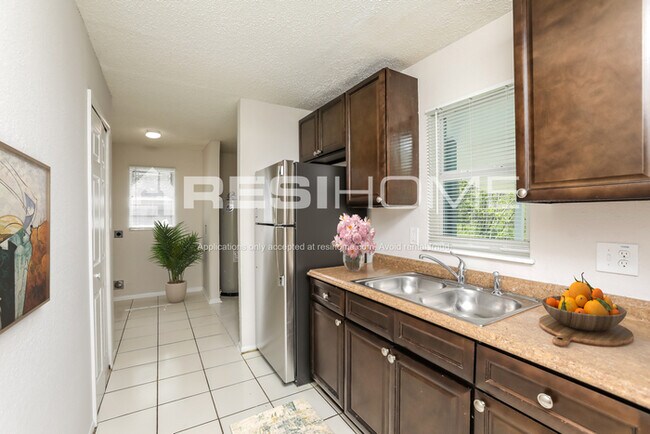 Foto del edificio - 2178 Liston Ct