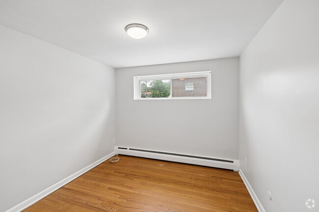2BR, 1BA - 1,100SF -Second Bedroom - 187 S Allen St