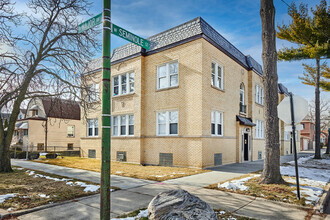 Building Photo - 5701 W Seminole St