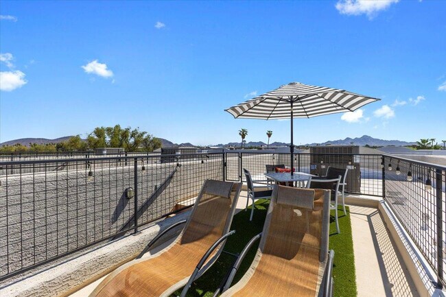 Foto del edificio - 7842 N 20th Glen