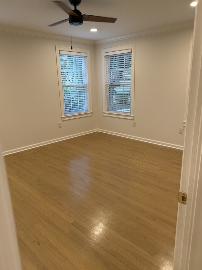Foto del edificio - 519 W St Louis St