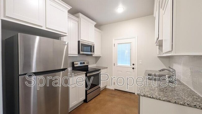 Building Photo - 1007B Sparrow CV