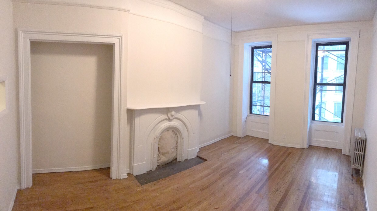 Primary Photo - 162 E 33rd St