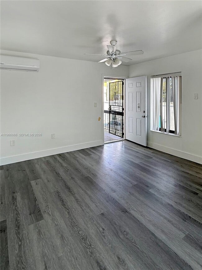 Foto del edificio - 852 SW 1st St