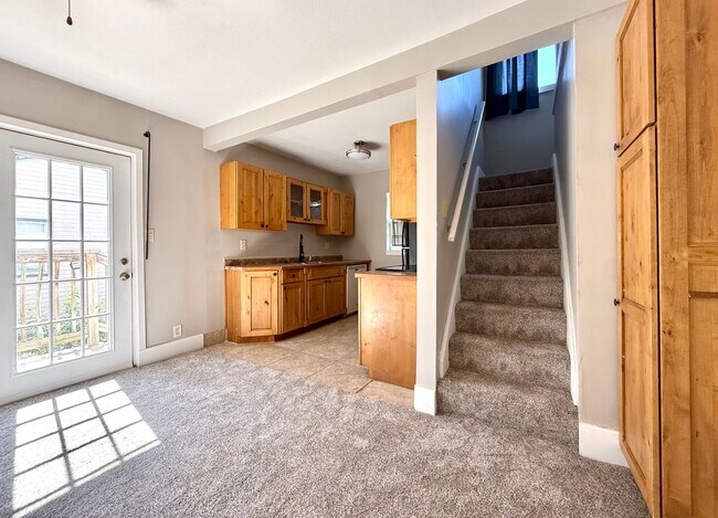 Foto del edificio - 3 Bedroom Home with Private Upstairs Suite