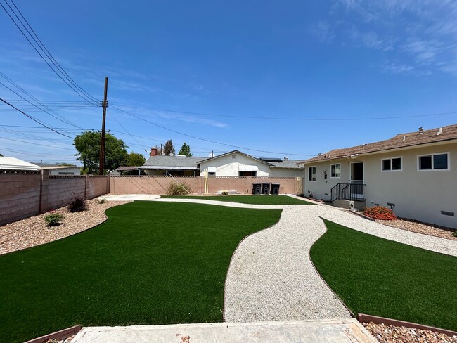 Foto del edificio - Beautifully Upgraded 3 Bed 2.5 Bath Home i...