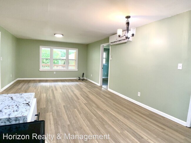 Building Photo - 3 br, 1 bath House - 421 Poston St