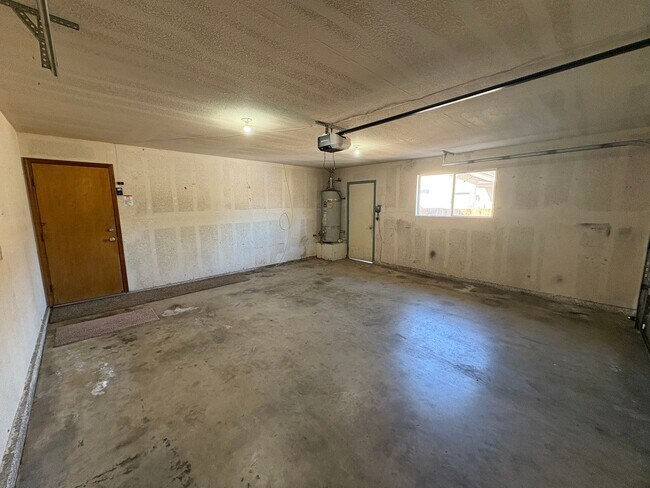 Foto del edificio - Corner lot home near Schroth Park coming soon!