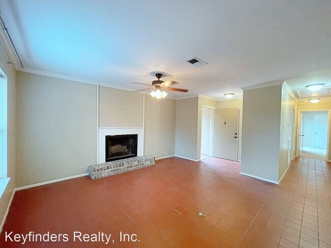 Building Photo - 2 br, 1.5 bath House - 5223 Blair Lane #A