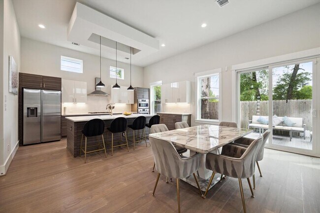 Foto del edificio - 1410 Caywood Ln