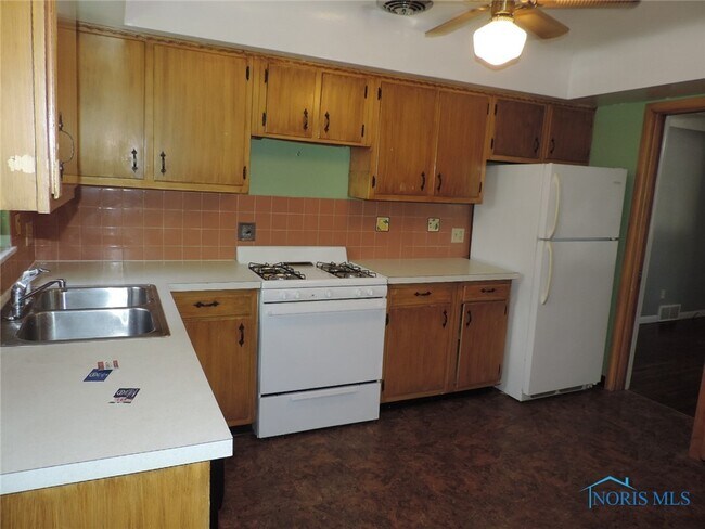 Building Photo - 3034 S Byrne Rd