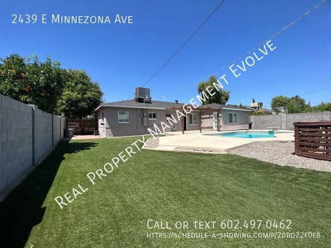 Building Photo - 2439 E Minnezona Ave