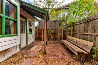 Building Photo - 421 Park Dr