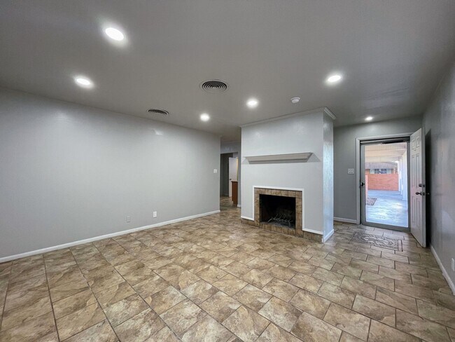 Foto del edificio - Your Perfect Ranch-Style Retreat – Big Spring’s Best-Kept Secret!