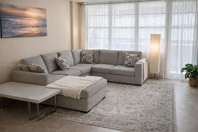 Foto del edificio - 3725 S Ocean Dr