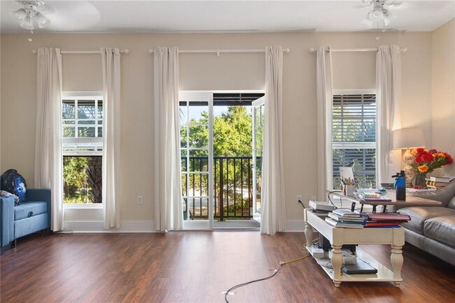 Building Photo - 300 State St E