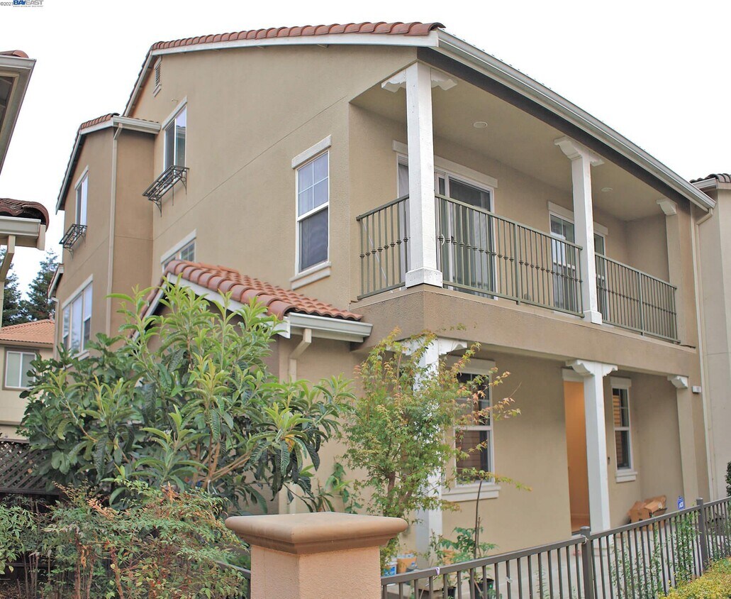 Primary Photo - 187 Montevina Way