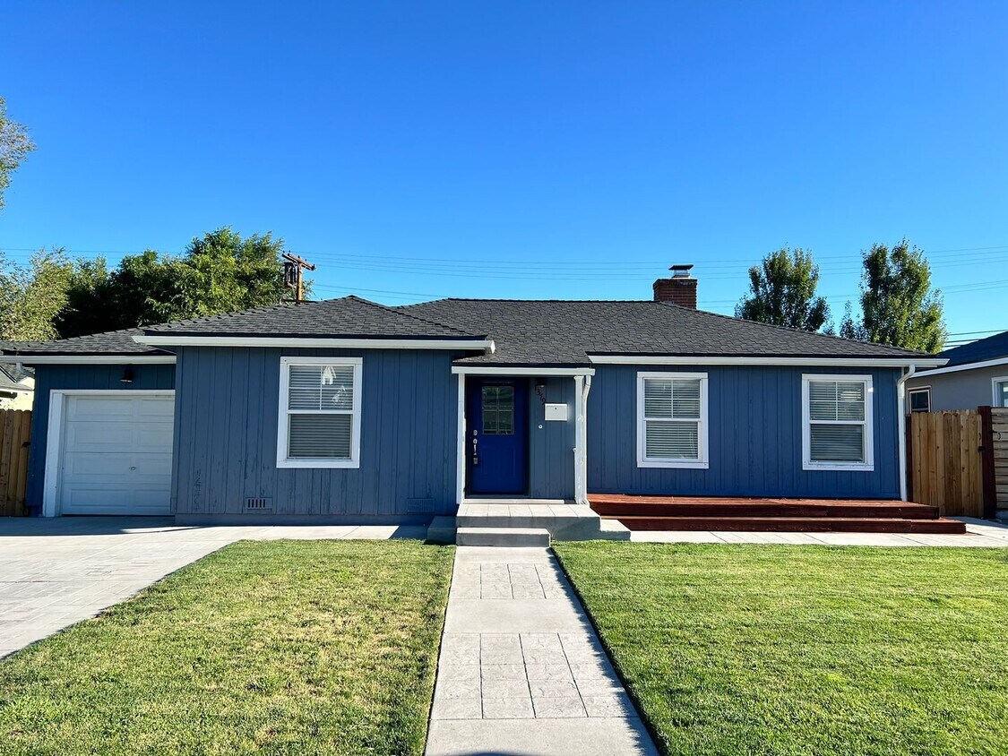 Primary Photo - Remodeled Home in Old SW near Reno High