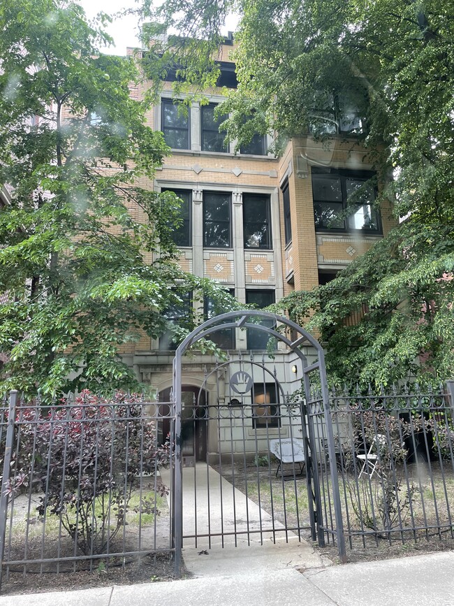 Building Photo - 2422 N Orchard St