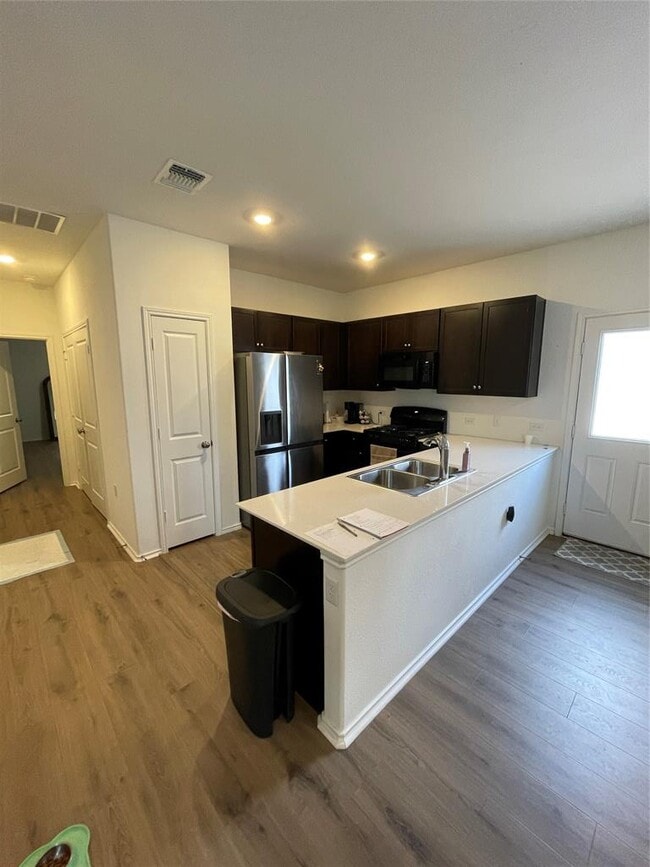 Foto del edificio - 2821 Dezmond Diamond Ct