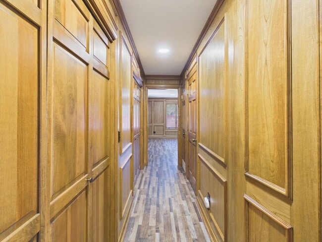 Building Photo - 6810 Montague Dr