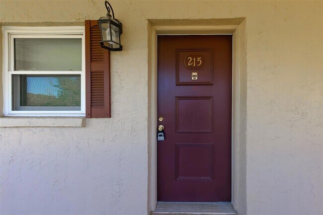 Foto del edificio - 9881 113th St N