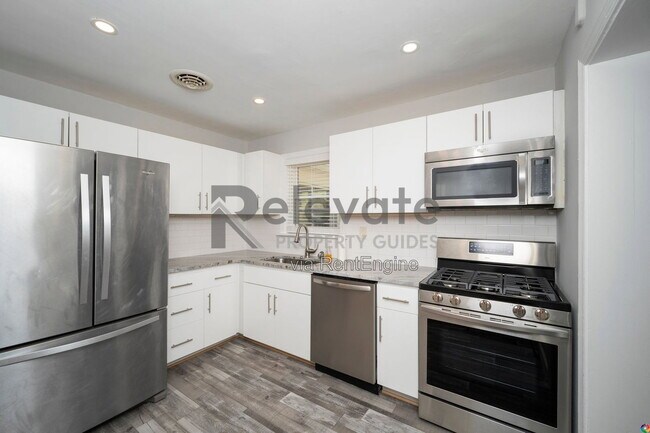 Building Photo - 9020 Weldon Dr