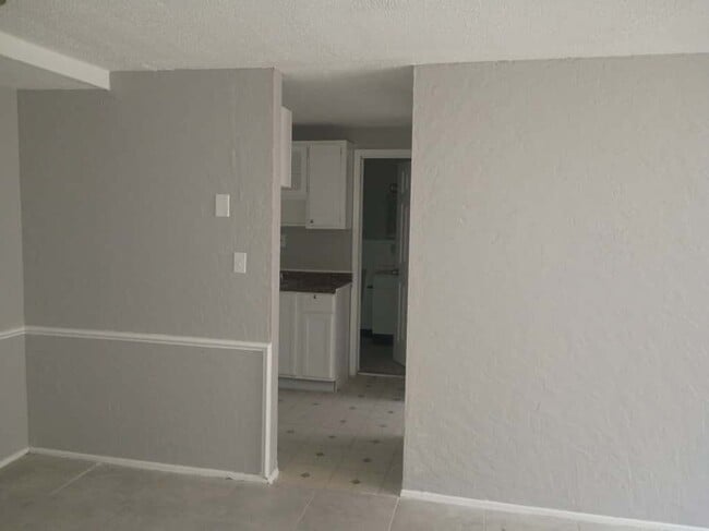 Foto del edificio - 13444 Euclid Ave